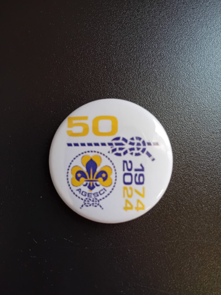 50 anni AGESCI – Distintivo, Bottone da cinta, Spilletta, Astuccio, T-Shirt - immagine 3