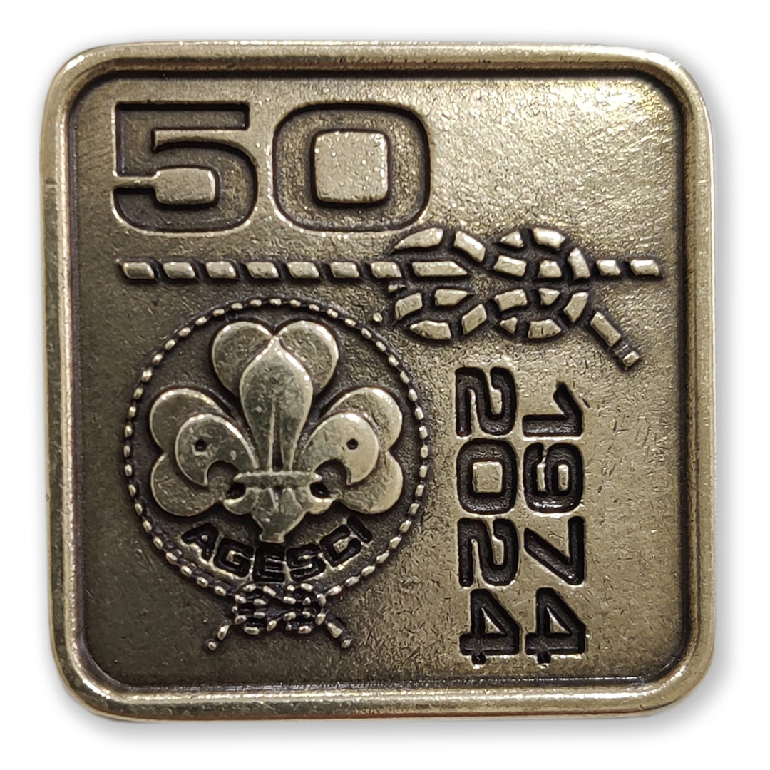 50 anni AGESCI – Distintivo, Bottone da cinta, Spilletta, Astuccio, T-Shirt - immagine 5