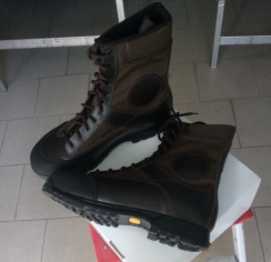 Anfibi estivi con suola vibram