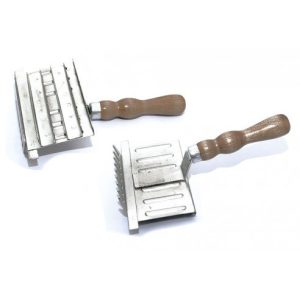 Striglia piatta con rastrello